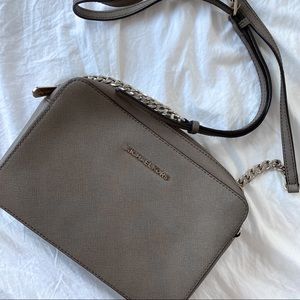 ✨ Michael Kors Cross-Body Bag Taupe